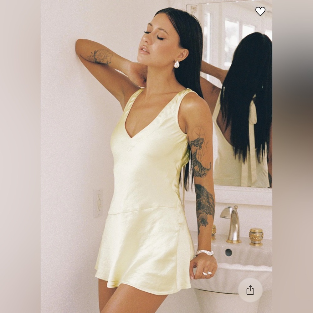 Pale Yellow Princess Polly Sleeveless V-Neck Dress Size 4 worn once